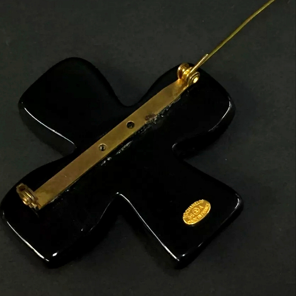 CHANEL CROSS BROOCH - Picture 2 of 5